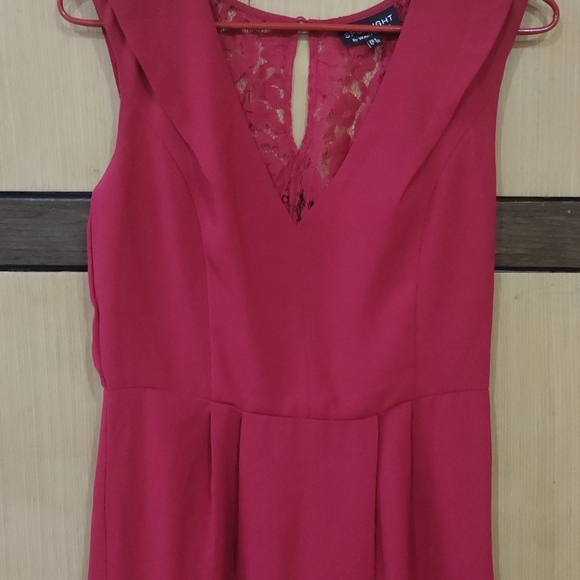 Dress with a stylish back - Picture 5 of 5